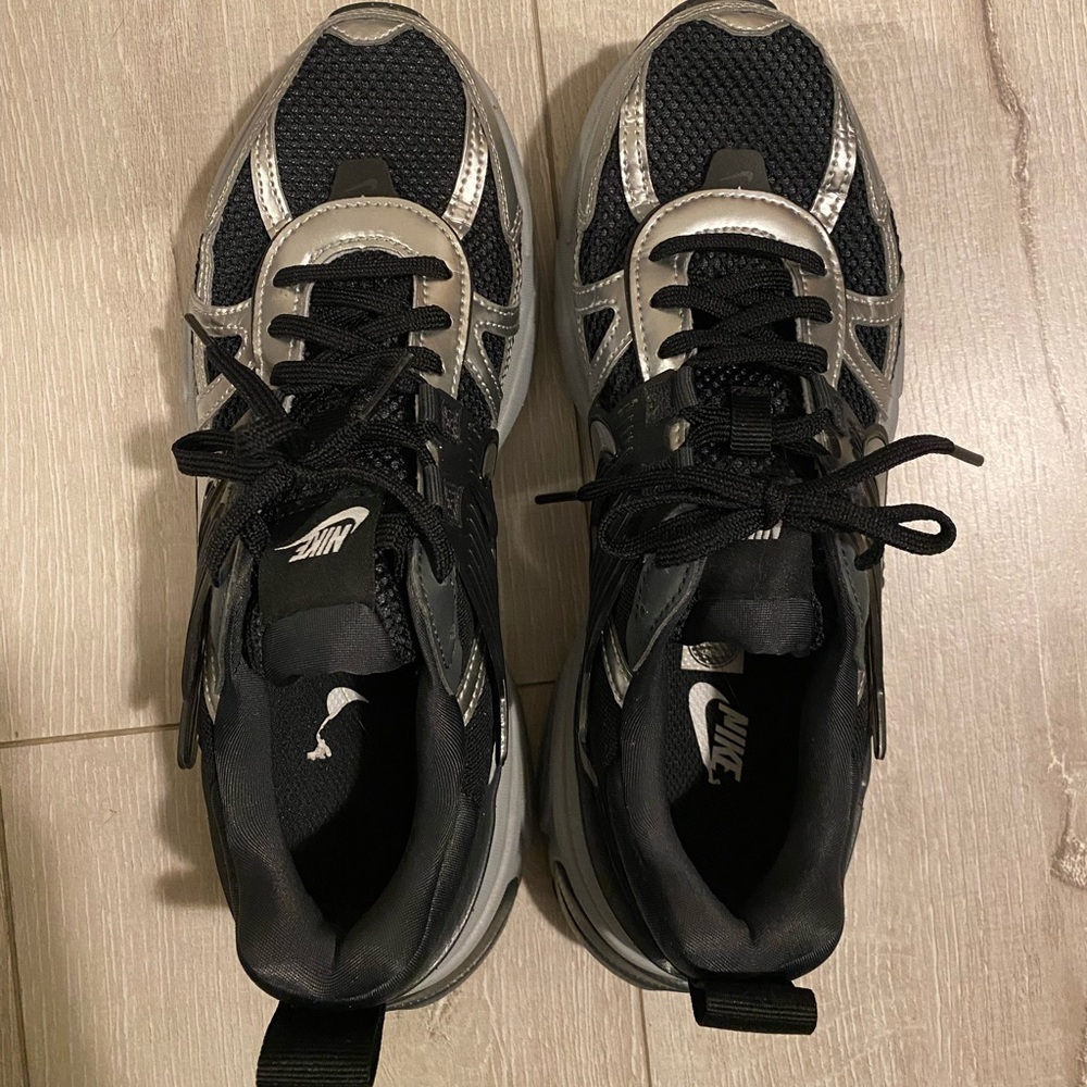Nike v2k black and silver